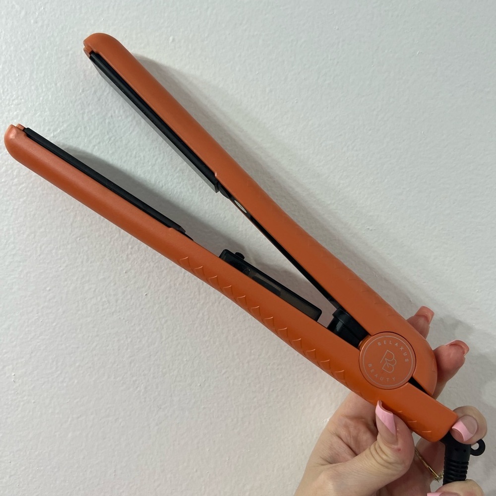 relaxus beauty straightener coral